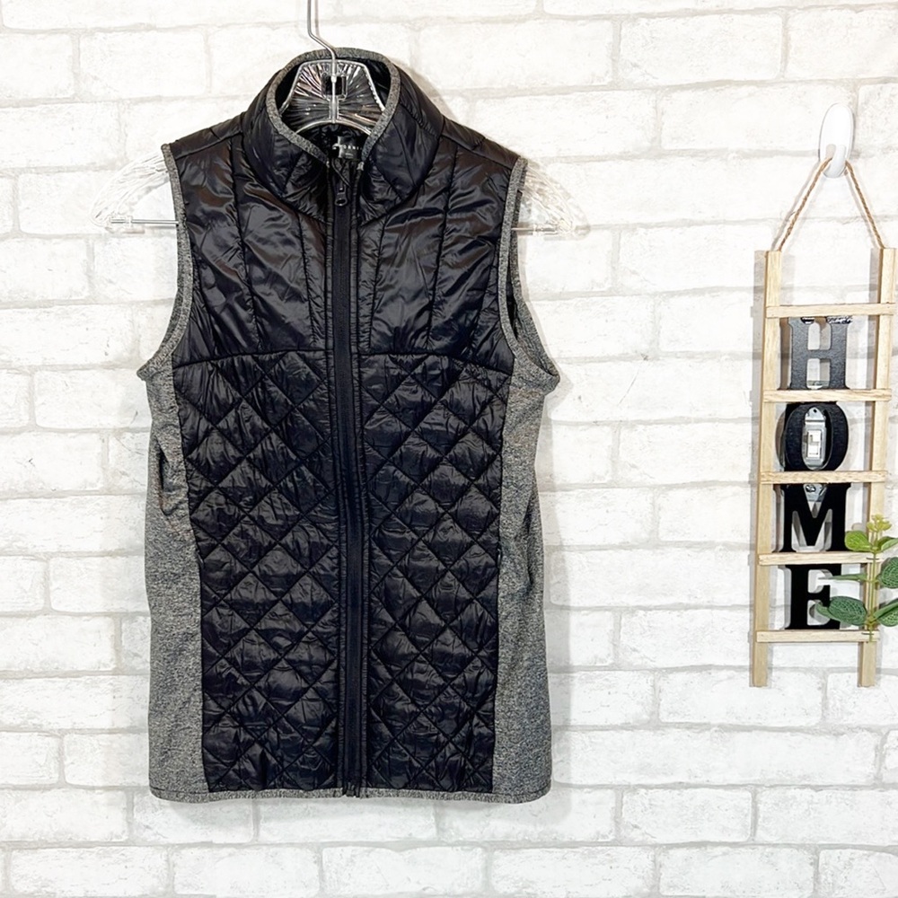 Fornia black and gray vest size small